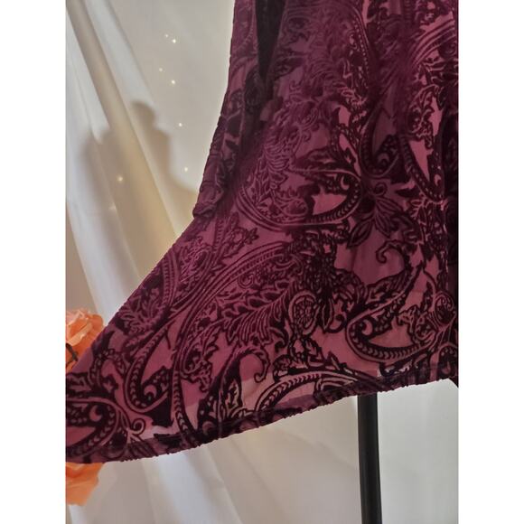 Avenue Velvet Burnout Cutout Asymmetrical 3/4 Sleeve Top Size 14/16 Whimsigoth - Picture 6 of 11
